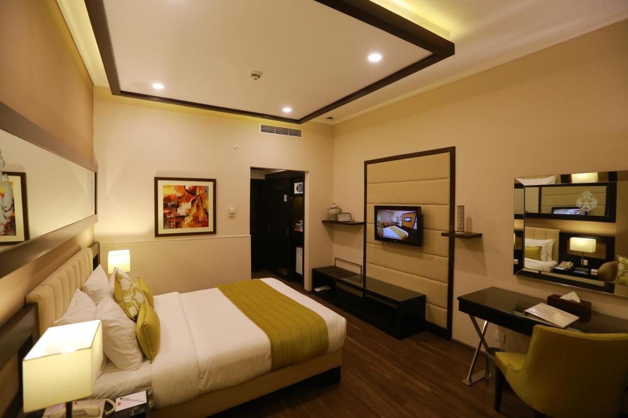 מלון Ramada By Wyndham מולטאן מראה חיצוני תמונה