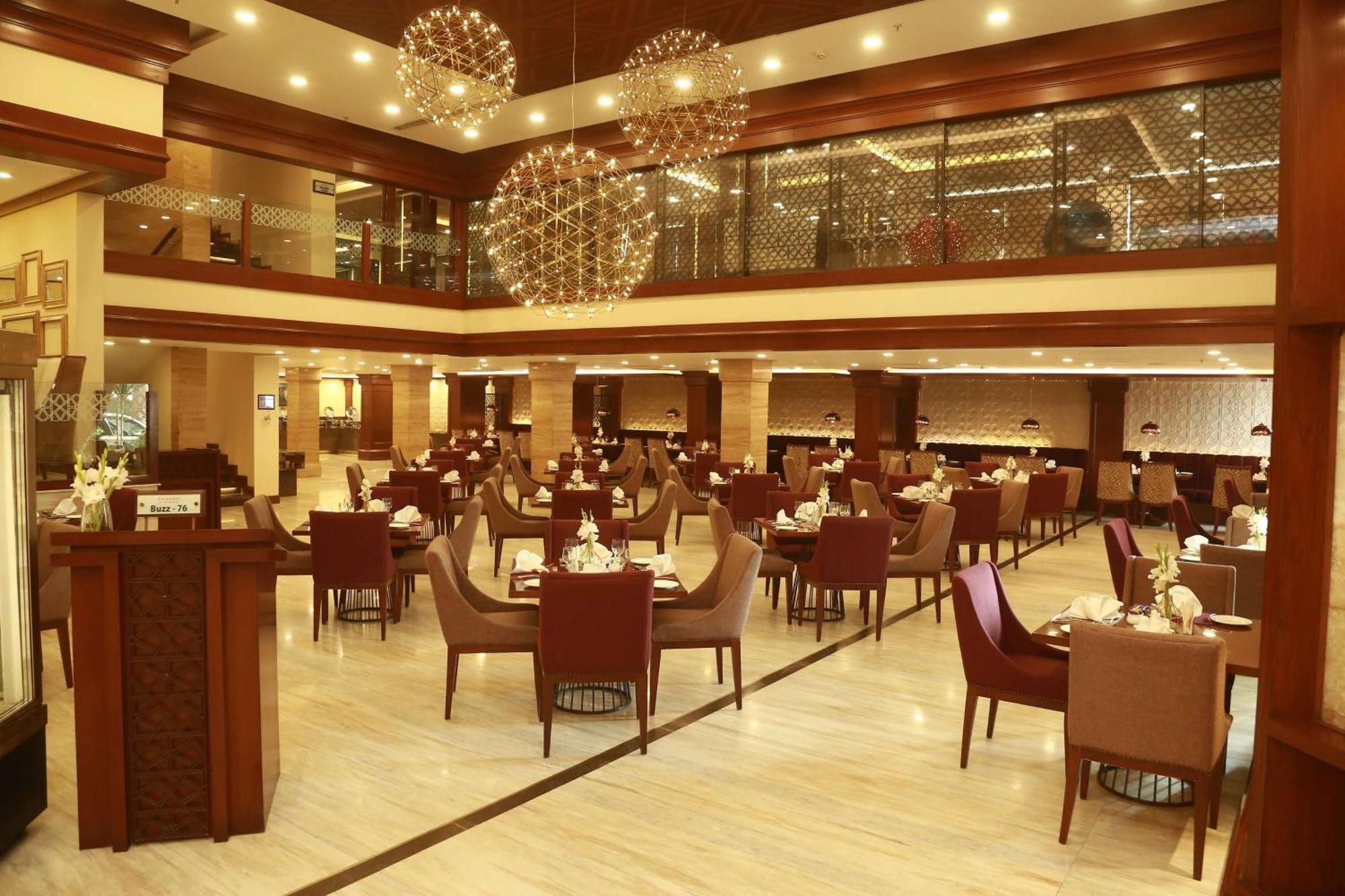 מלון Ramada By Wyndham מולטאן מראה חיצוני תמונה