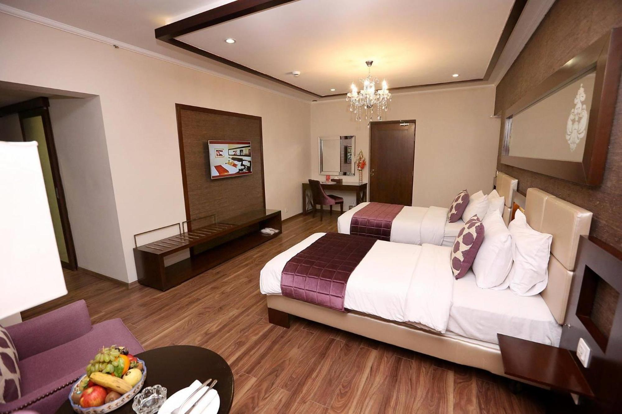 מלון Ramada By Wyndham מולטאן מראה חיצוני תמונה